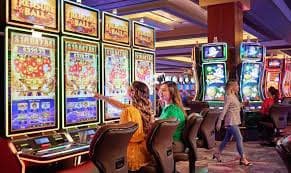 Filipino player using lodi777d mobile browser platform on a smartphone to access sports betting and casino games